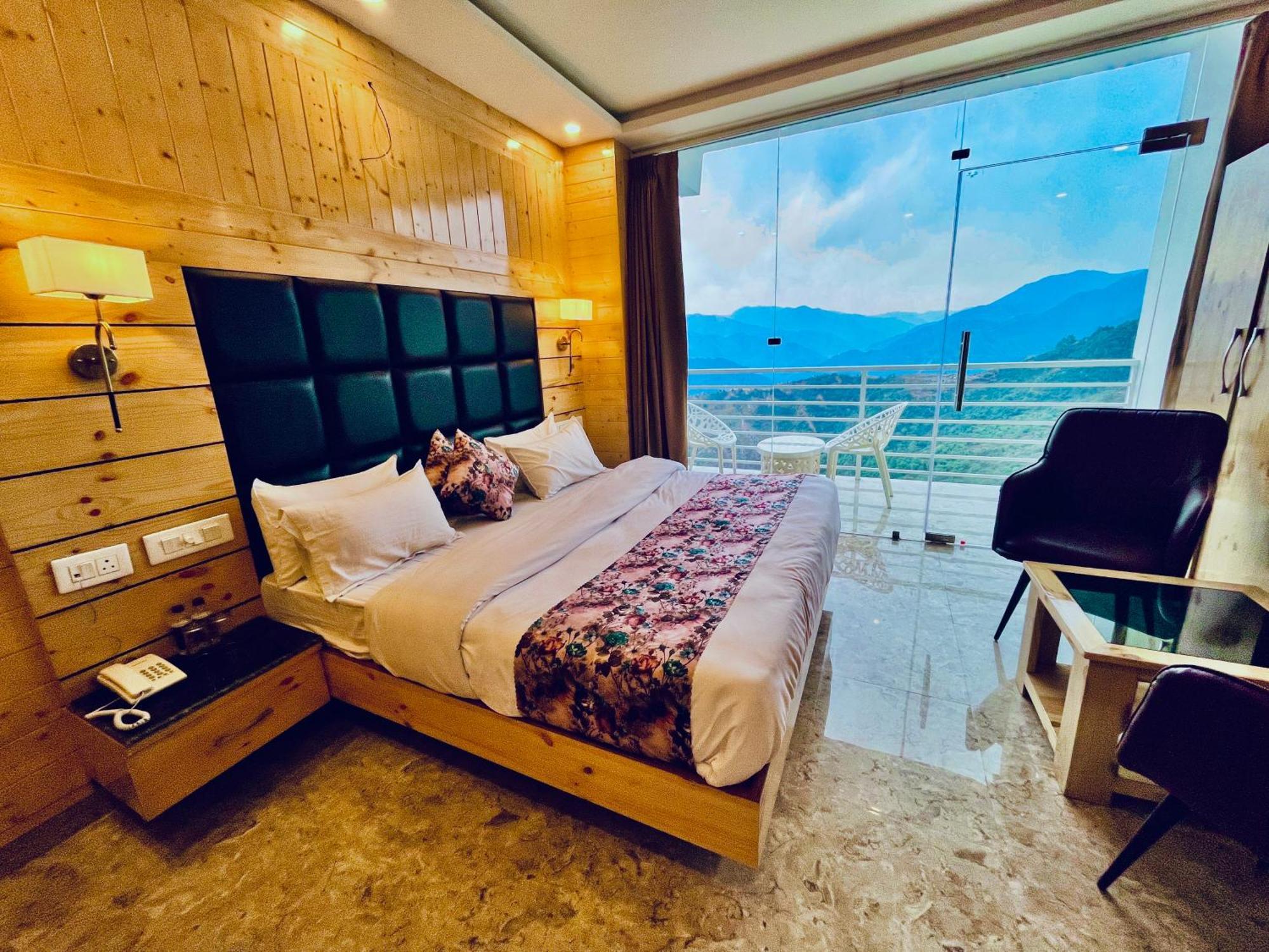 Hotel Classic Crown - #Scenic Mountain View #Open Terrace #Parking #Premium Rooms With Balcony #Guest Preferred #Best Selling Hotel In Mussoorie Exteriér fotografie