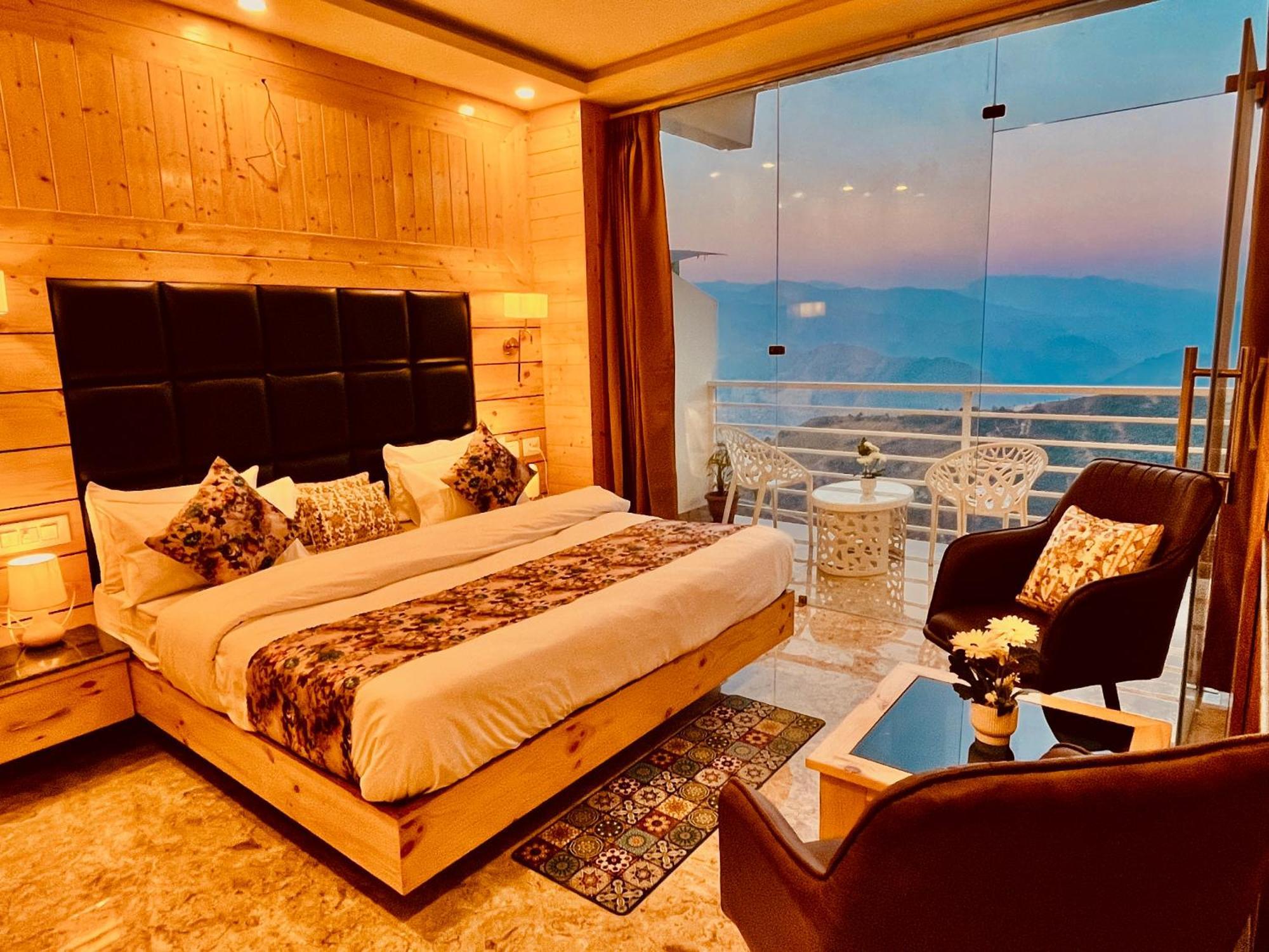 Hotel Classic Crown - #Scenic Mountain View #Open Terrace #Parking #Premium Rooms With Balcony #Guest Preferred #Best Selling Hotel In Mussoorie Exteriér fotografie
