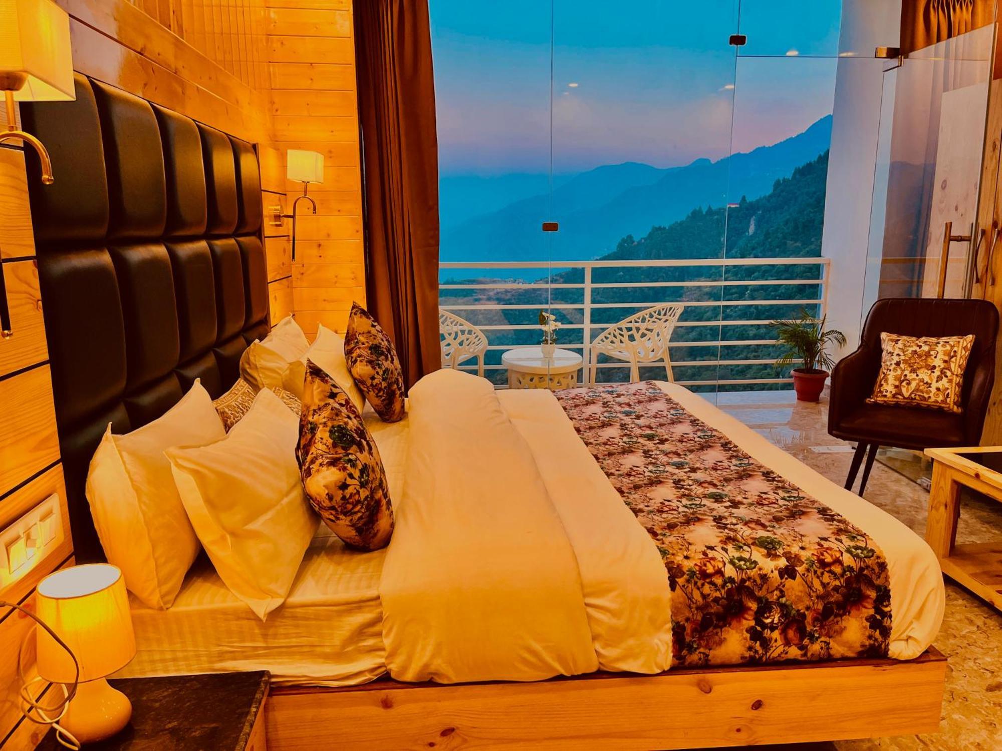Hotel Classic Crown - #Scenic Mountain View #Open Terrace #Parking #Premium Rooms With Balcony #Guest Preferred #Best Selling Hotel In Mussoorie Exteriér fotografie