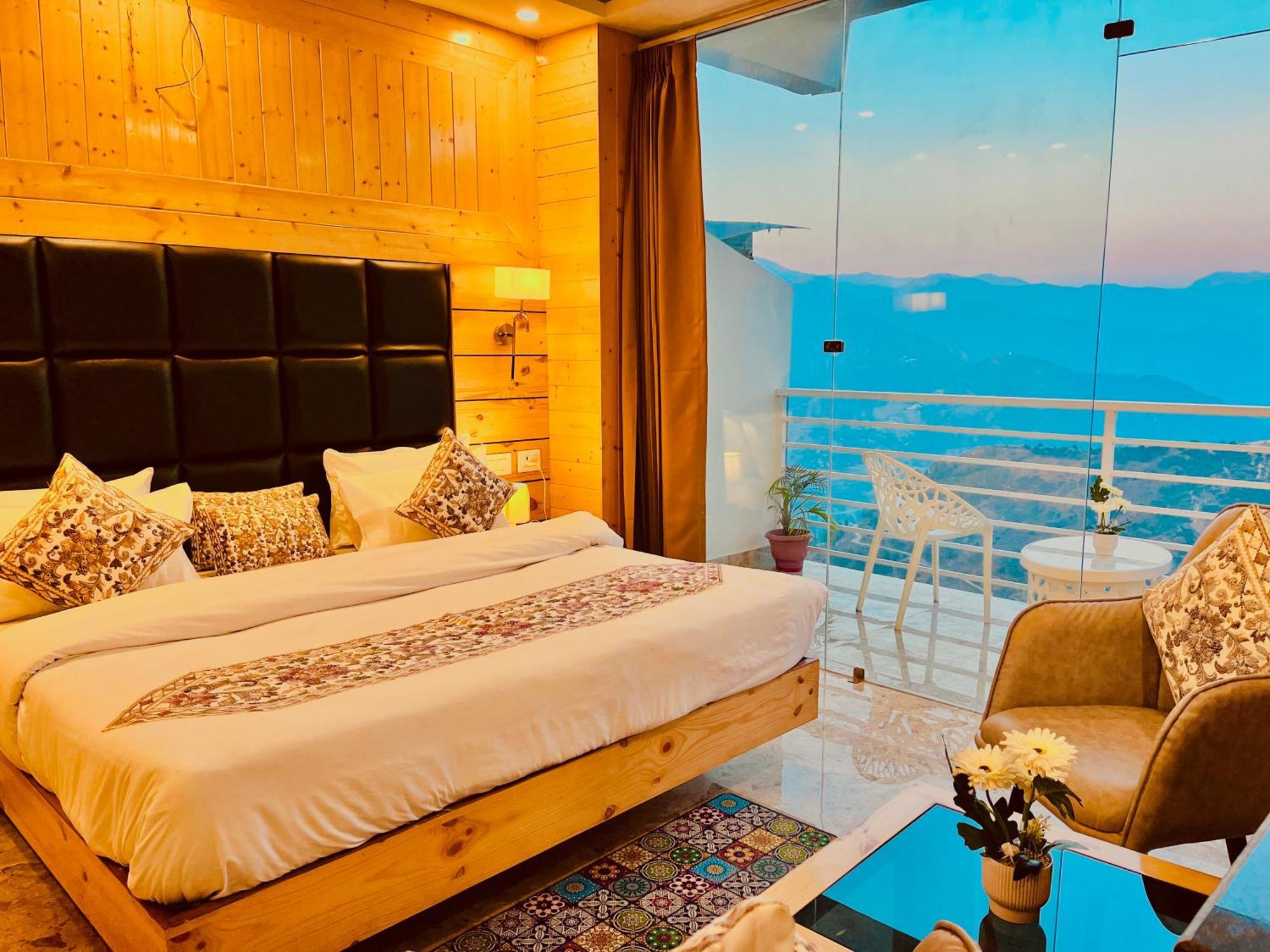 Hotel Classic Crown - #Scenic Mountain View #Open Terrace #Parking #Premium Rooms With Balcony #Guest Preferred #Best Selling Hotel In Mussoorie Exteriér fotografie
