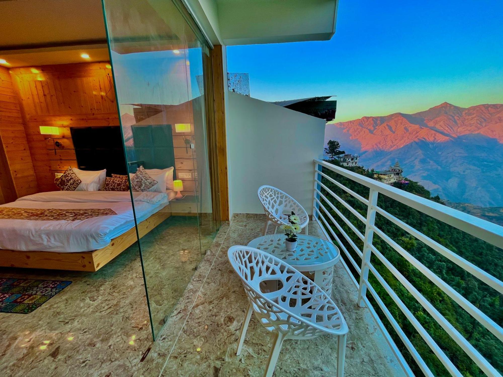 Hotel Classic Crown - #Scenic Mountain View #Open Terrace #Parking #Premium Rooms With Balcony #Guest Preferred #Best Selling Hotel In Mussoorie Exteriér fotografie