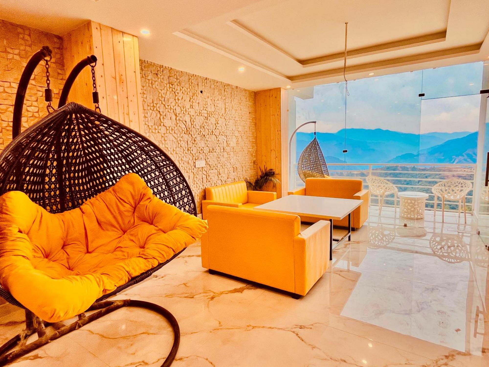 Hotel Classic Crown - #Scenic Mountain View #Open Terrace #Parking #Premium Rooms With Balcony #Guest Preferred #Best Selling Hotel In Mussoorie Exteriér fotografie