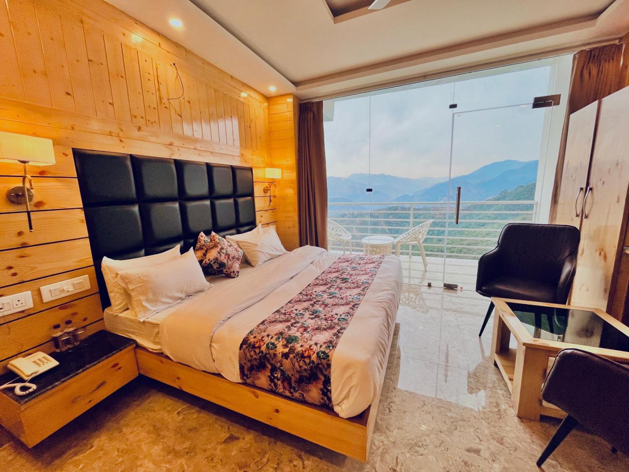 Hotel Classic Crown - #Scenic Mountain View #Open Terrace #Parking #Premium Rooms With Balcony #Guest Preferred #Best Selling Hotel In Mussoorie Exteriér fotografie