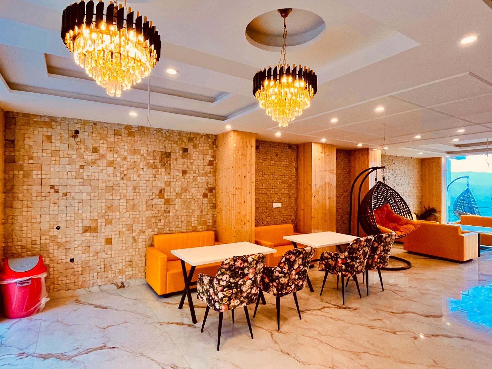 Hotel Classic Crown - #Scenic Mountain View #Open Terrace #Parking #Premium Rooms With Balcony #Guest Preferred #Best Selling Hotel In Mussoorie Exteriér fotografie