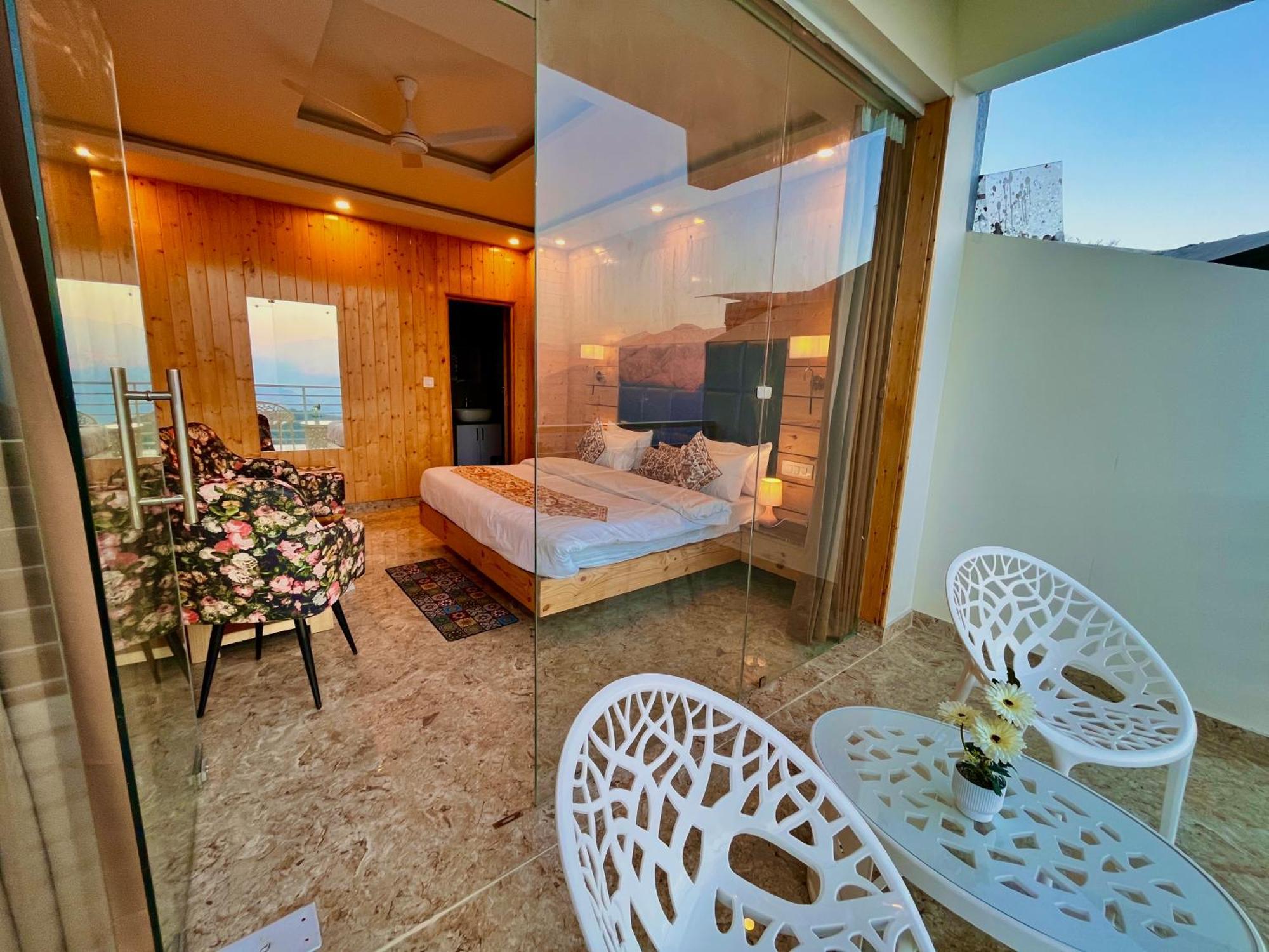 Hotel Classic Crown - #Scenic Mountain View #Open Terrace #Parking #Premium Rooms With Balcony #Guest Preferred #Best Selling Hotel In Mussoorie Exteriér fotografie