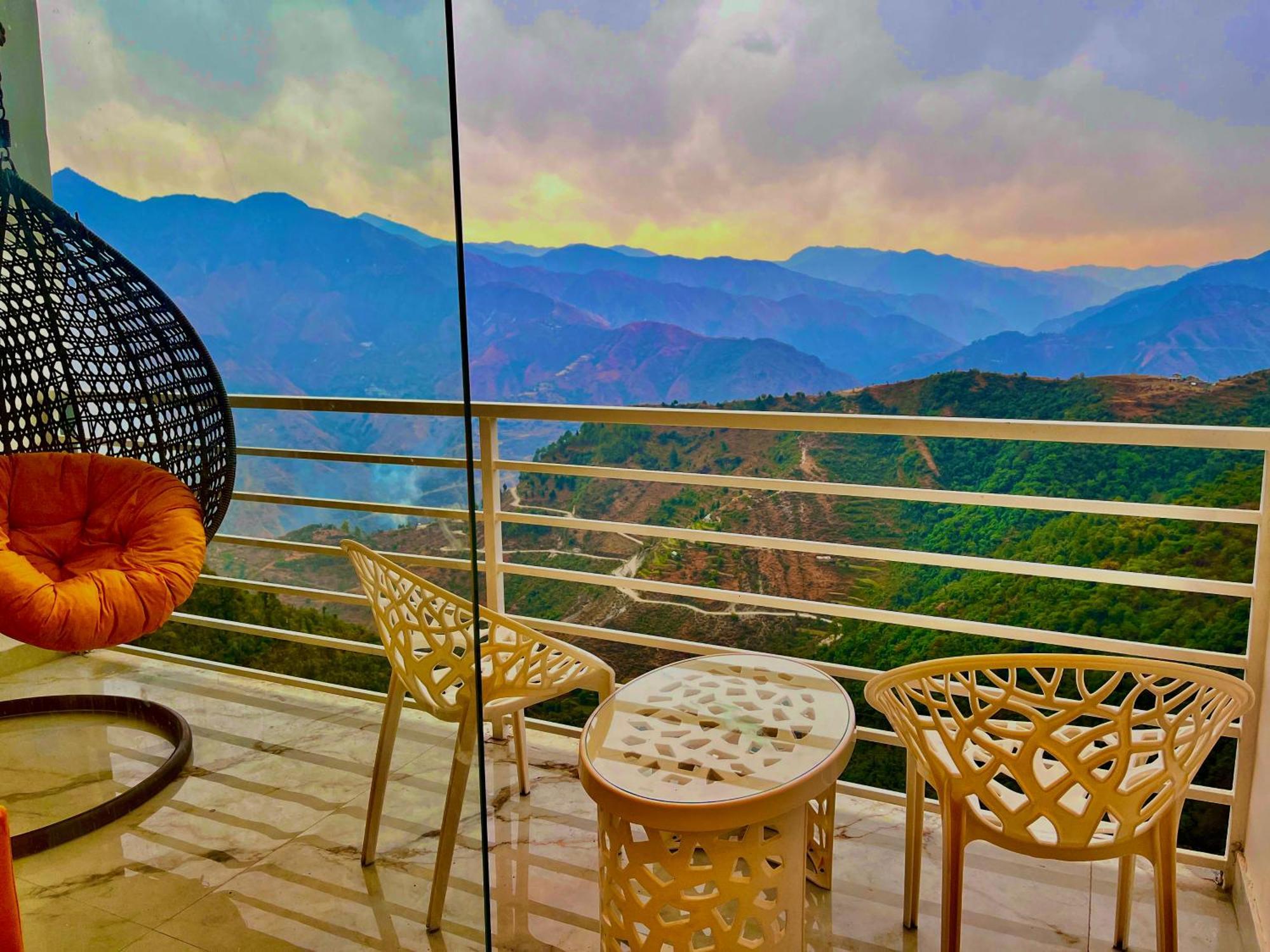 Hotel Classic Crown - #Scenic Mountain View #Open Terrace #Parking #Premium Rooms With Balcony #Guest Preferred #Best Selling Hotel In Mussoorie Exteriér fotografie