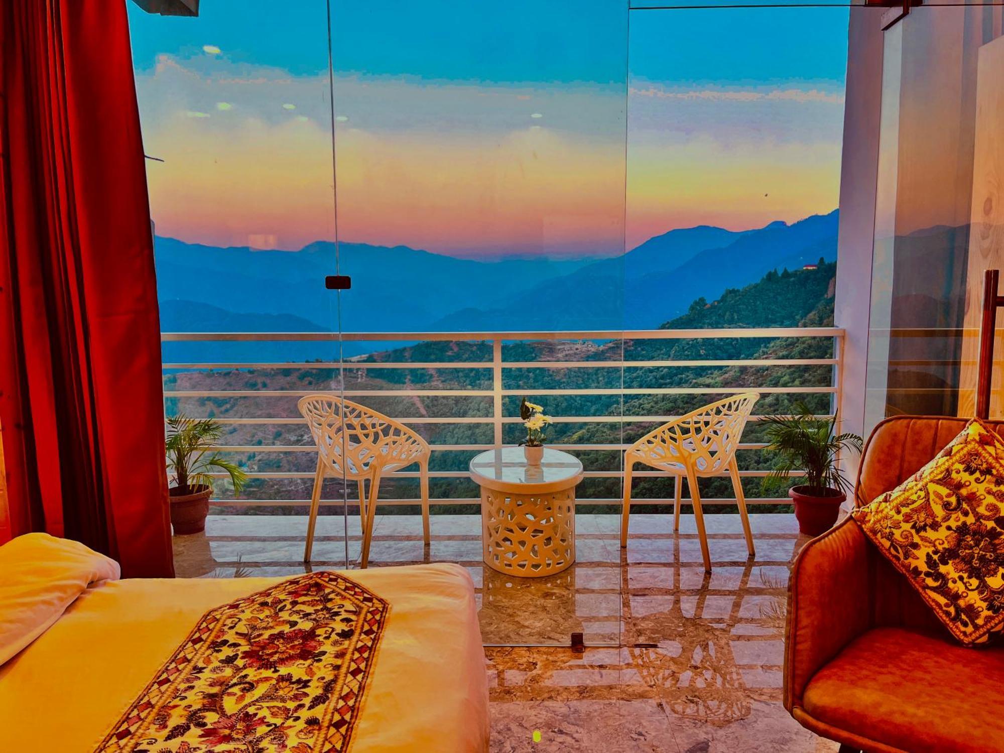 Hotel Classic Crown - #Scenic Mountain View #Open Terrace #Parking #Premium Rooms With Balcony #Guest Preferred #Best Selling Hotel In Mussoorie Exteriér fotografie