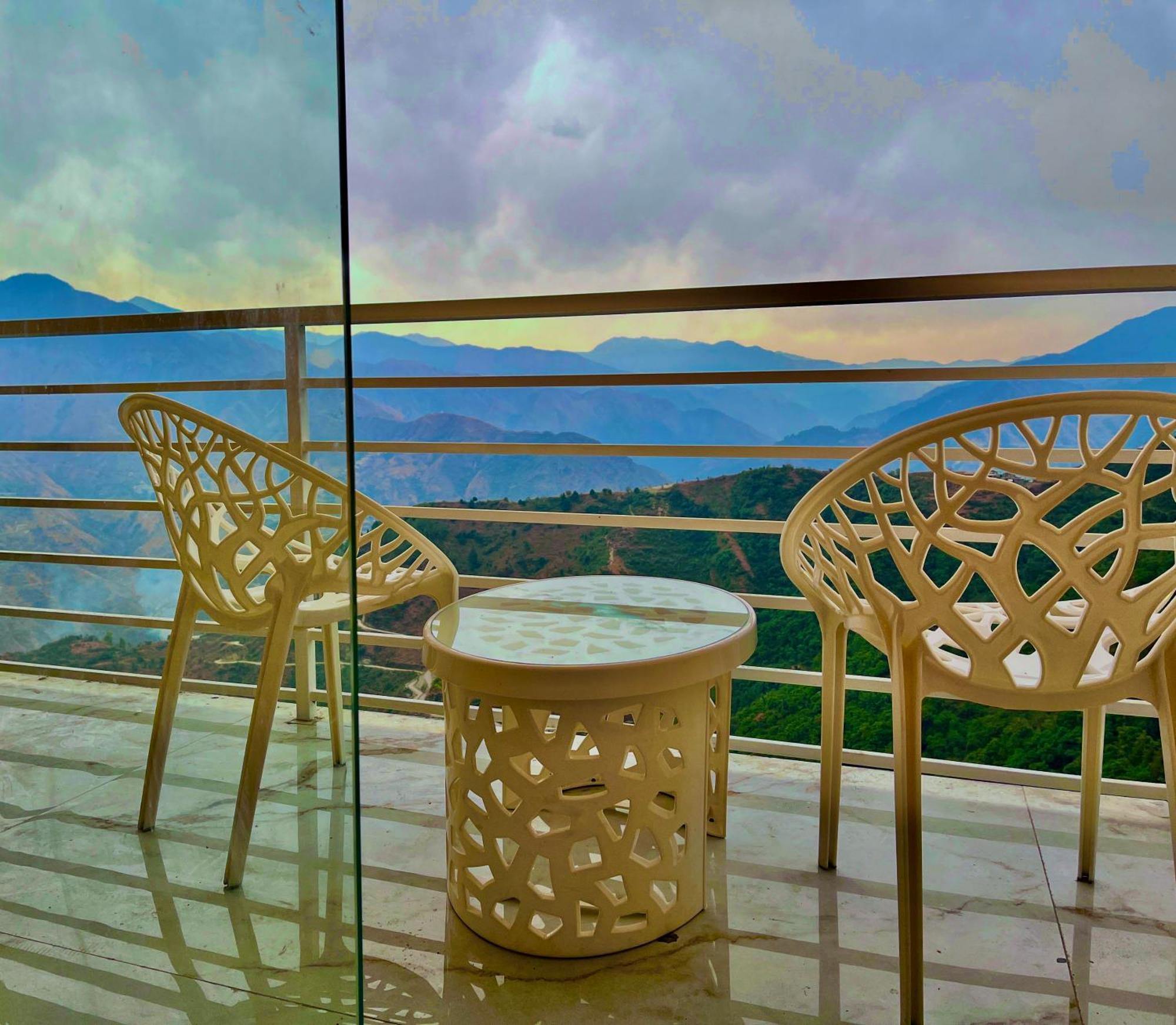 Hotel Classic Crown - #Scenic Mountain View #Open Terrace #Parking #Premium Rooms With Balcony #Guest Preferred #Best Selling Hotel In Mussoorie Exteriér fotografie