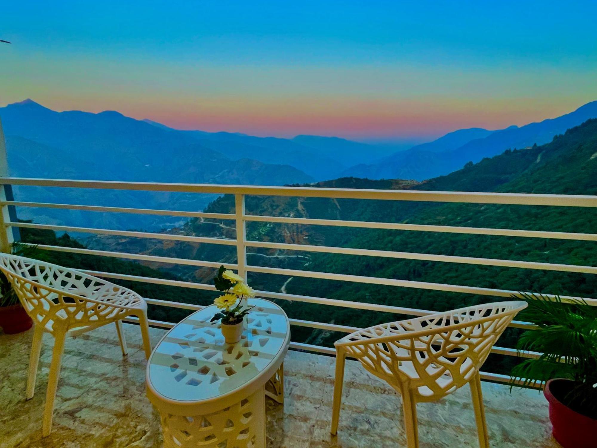 Hotel Classic Crown - #Scenic Mountain View #Open Terrace #Parking #Premium Rooms With Balcony #Guest Preferred #Best Selling Hotel In Mussoorie Exteriér fotografie
