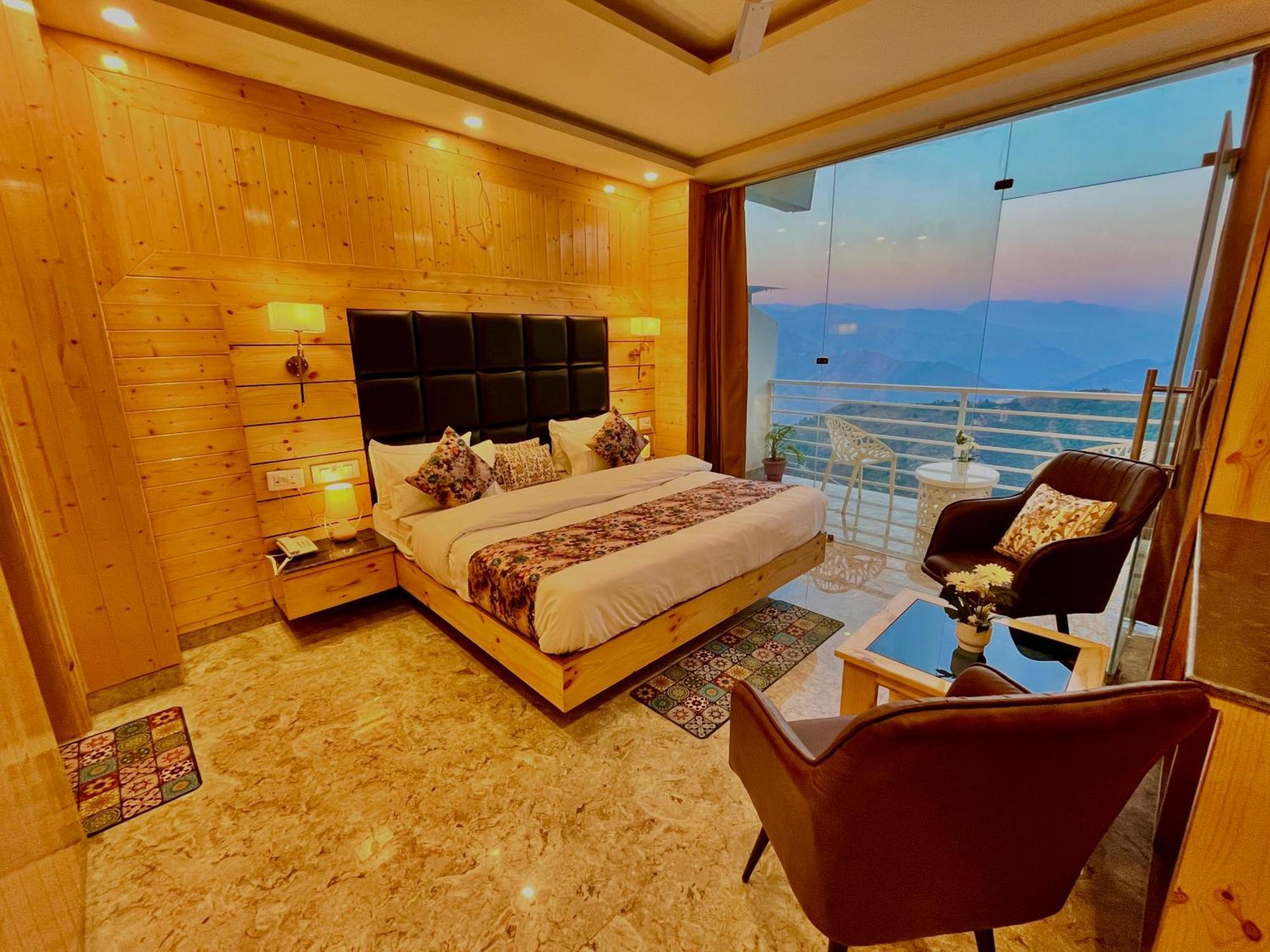 Hotel Classic Crown - #Scenic Mountain View #Open Terrace #Parking #Premium Rooms With Balcony #Guest Preferred #Best Selling Hotel In Mussoorie Exteriér fotografie